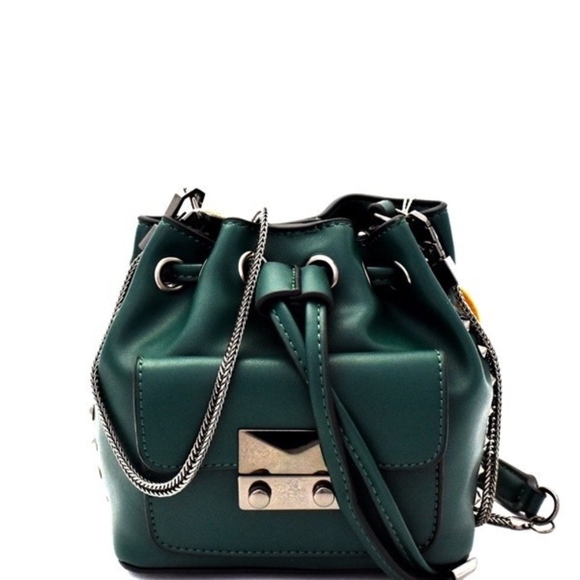 Luxe Label Handbags - MINI BUCKET VEGAN LEATHER SHOULDER BAG in emerald